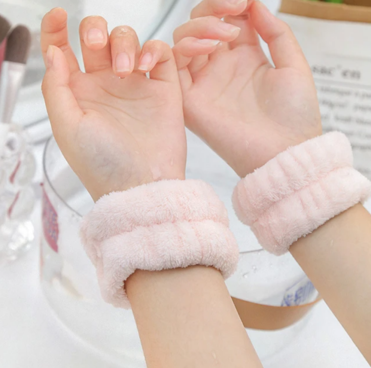 1 Pair Wrist Spa Washband Microfiber (Random Color)  (لون عشوائي)