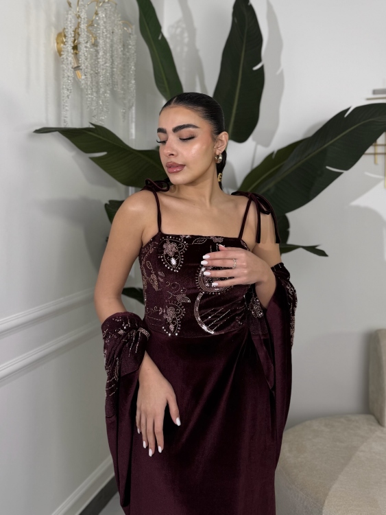Two-Piece Velvet Dress with Structured Top الجوهره