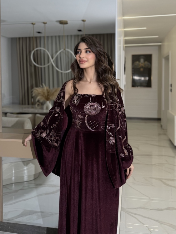 Two-Piece Velvet Dress with Structured Top الجوهره