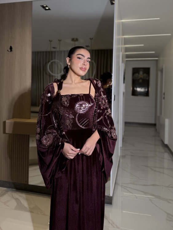 Two-Piece Velvet Dress with Structured Top الجوهره