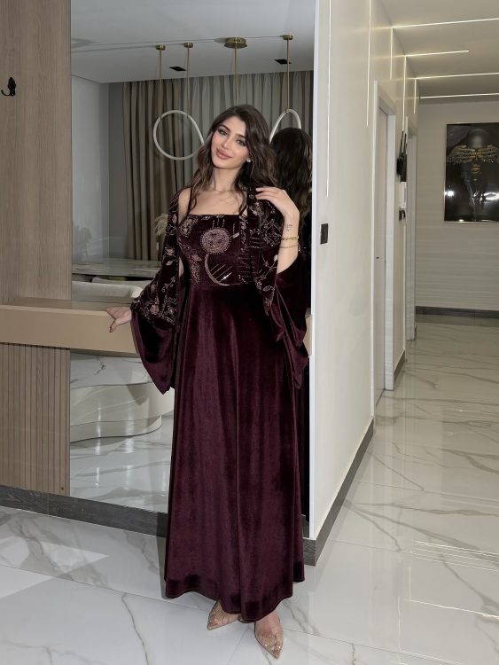 Two-Piece Velvet Dress with Structured Top الجوهره