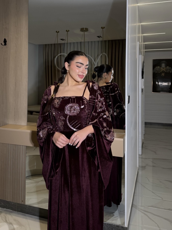 Two-Piece Velvet Dress with Structured Top الجوهره