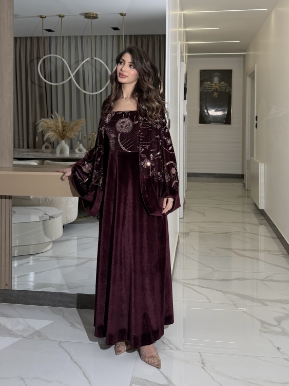Two-Piece Velvet Dress with Structured Top الجوهره