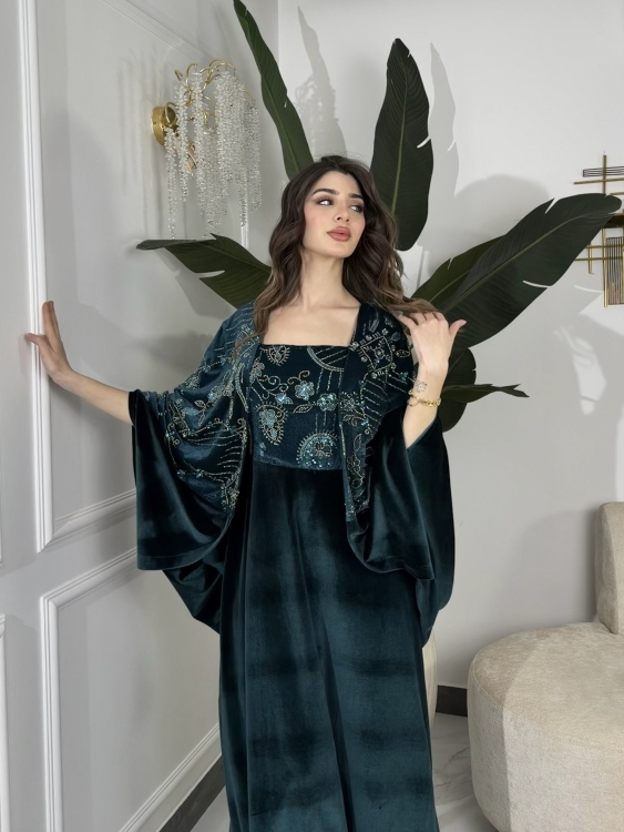 Two-Piece Velvet Dress with Structured Top الجوهرة