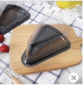 علب قطع كيك مثلث عدد 50 قطعه 