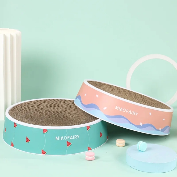 لعبة خداشة مع سرير  وقاعدة وكانت نب 