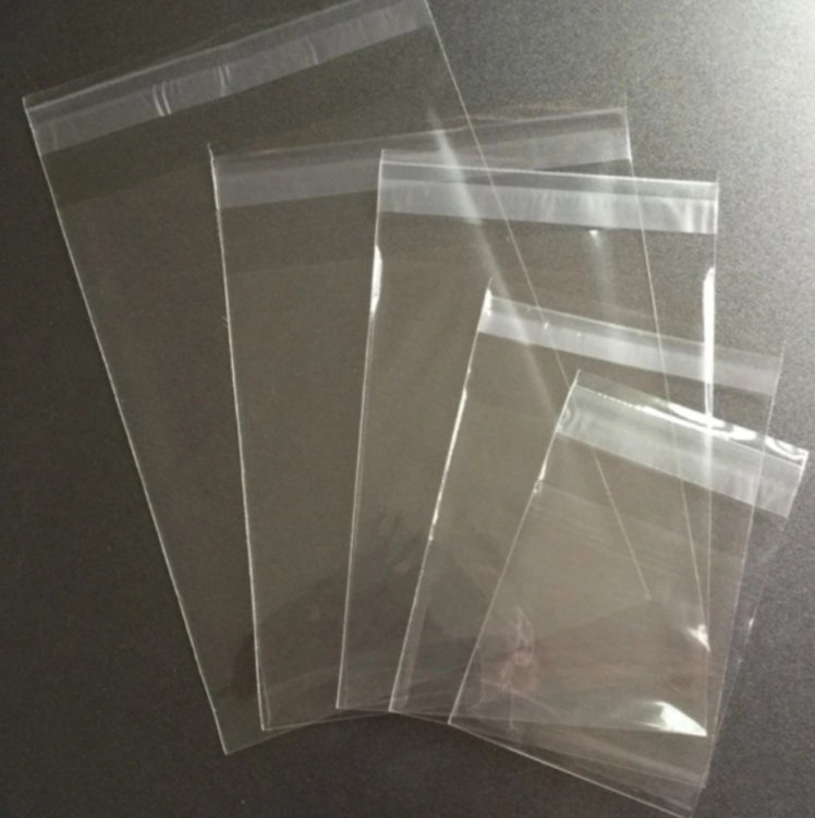 اكياس كوكيز 6×6 مع شريط لاصق عدد 100