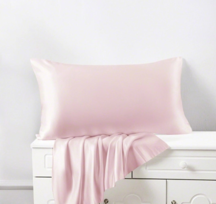 satin pillow case (1 pcs) - Light Pink غطاء وسادة ساتان (قطعة واحدة) - زهري فاتح
