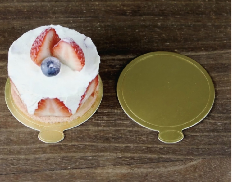 قواعد مدور مني ذهبي 9 سم عدد 100 قطعه