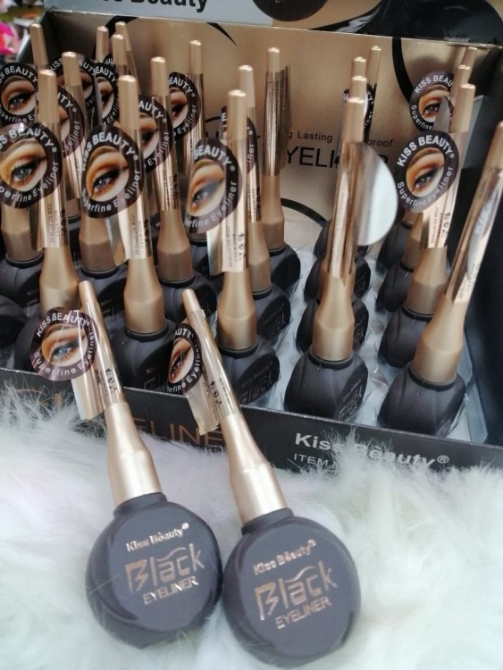 ايلاينر ريشة لون اسود