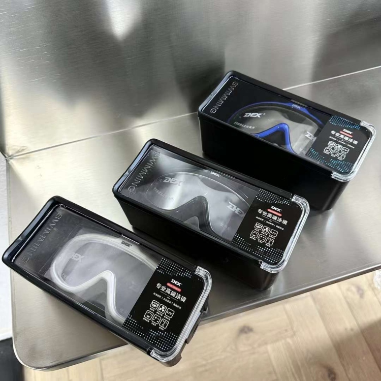 نظارة سباحة 