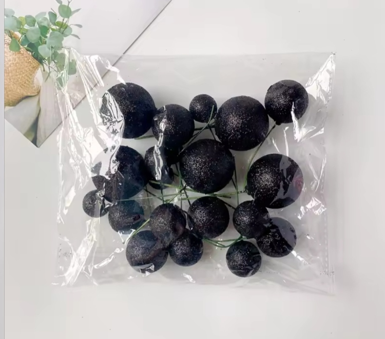 كرات تزين كيك لون اسود جلتر 20 قطعه