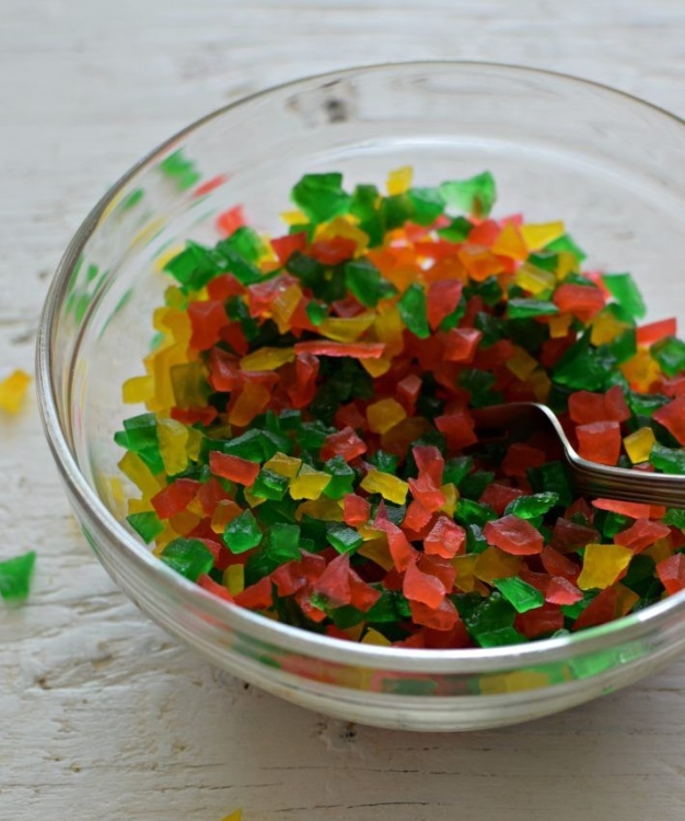 قطع الفواكه المجففة