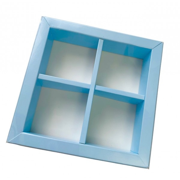 علب شكولاته مقسم 4 حبات لون ازرق وجه شفاف غير مركيه