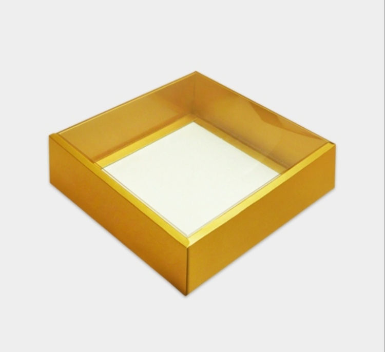 علب ذهبي وجه شفاف قياس 18 × 18 ارتفاع 5