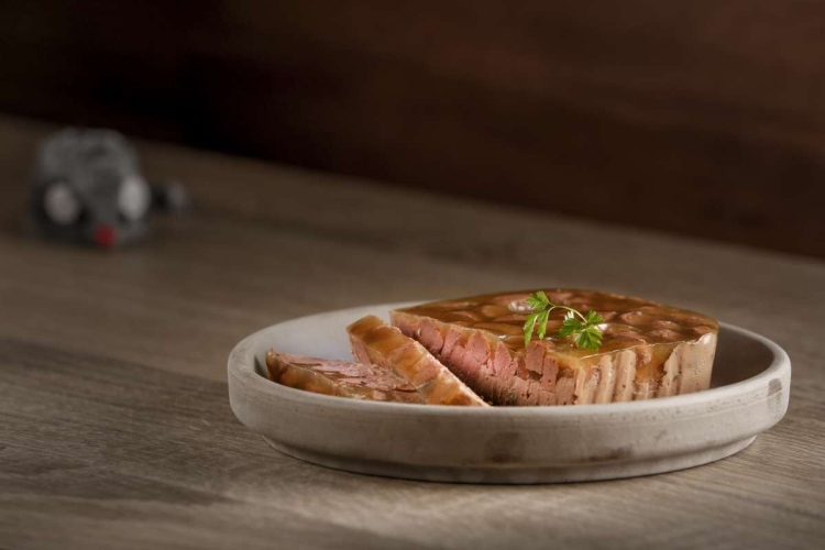 هبي كات لحم بقري والارنب 