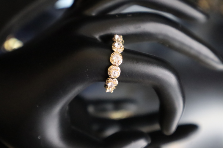 خاتم مزين زيركون 