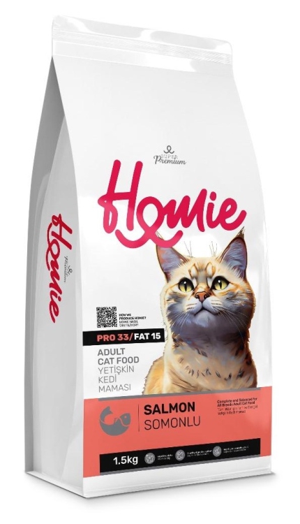 طعام القطط البالغة مع سمك السلمون 