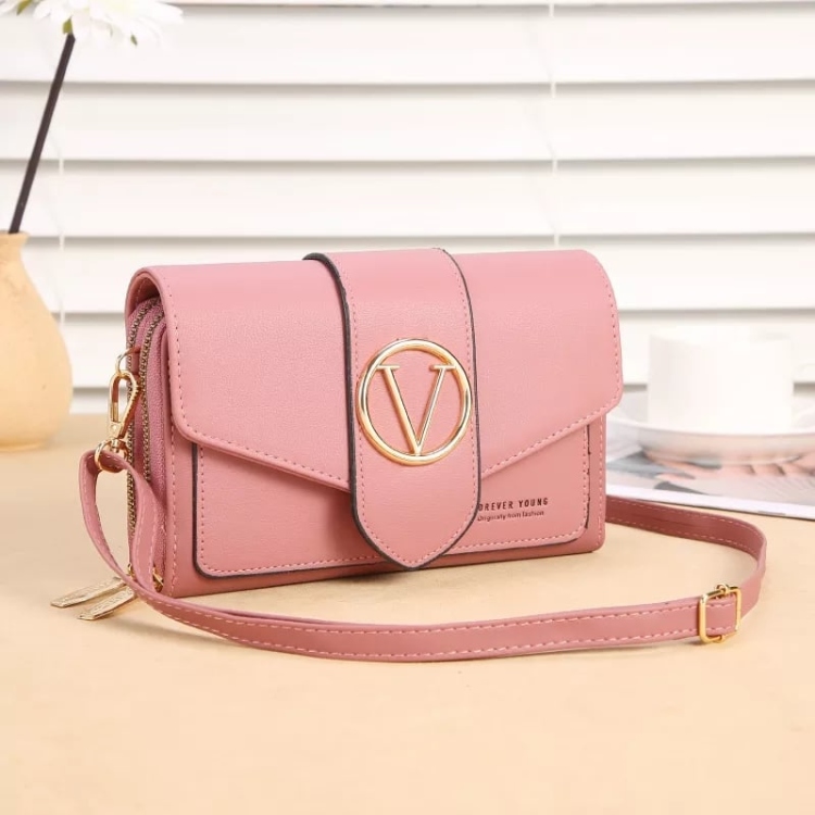 حقيبة كتف بتصميم عصري 