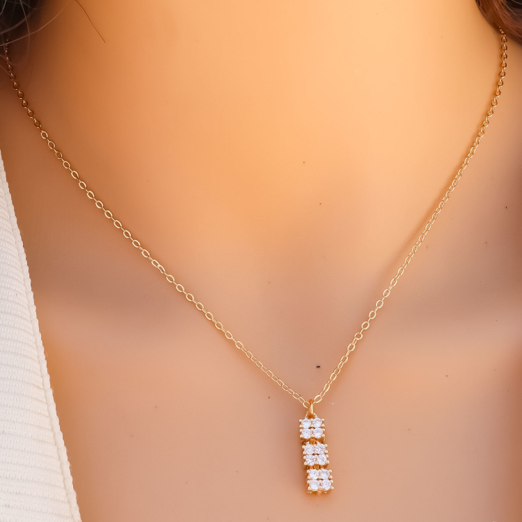 قلاده بتعليقة استرس لامع 