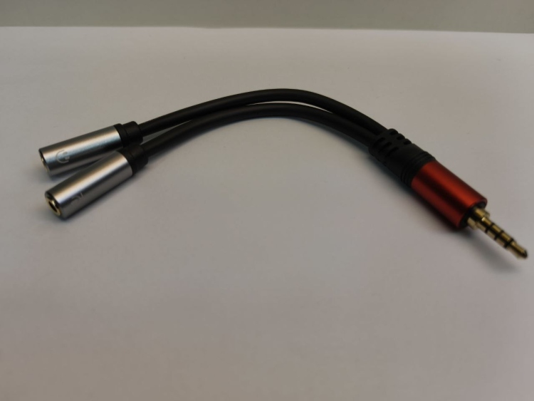 تحويلة 3.5mm to 3.5mm 2 Female 