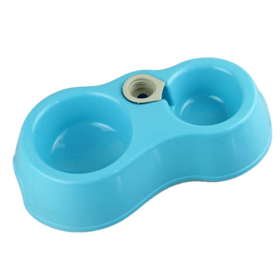 صحن طعام وماء