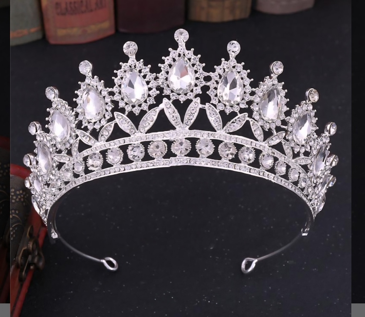 تاج كرستال تزين كيك لون فضي 