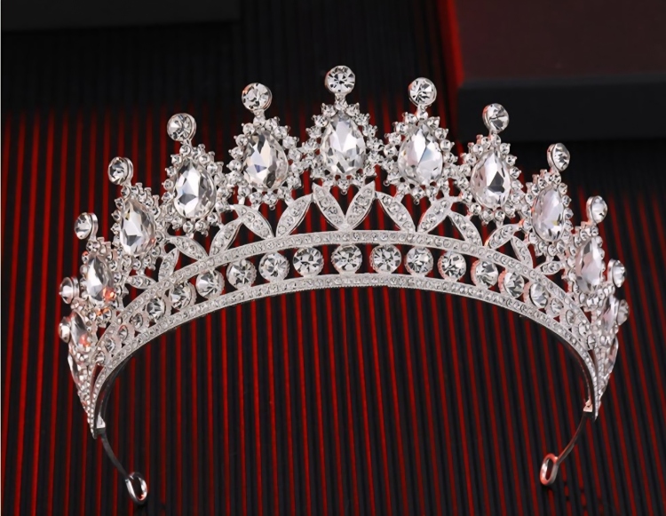 تاج كرستال  تزين كيك ذهبي 