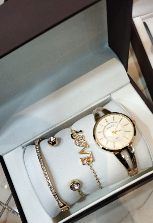 ساعه واكسسوار نسائي