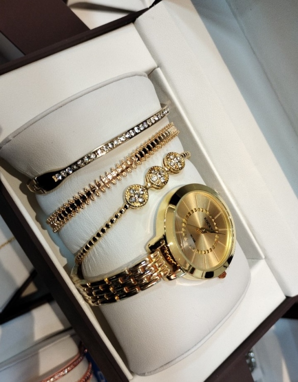 طقم اكسسوار وساعه