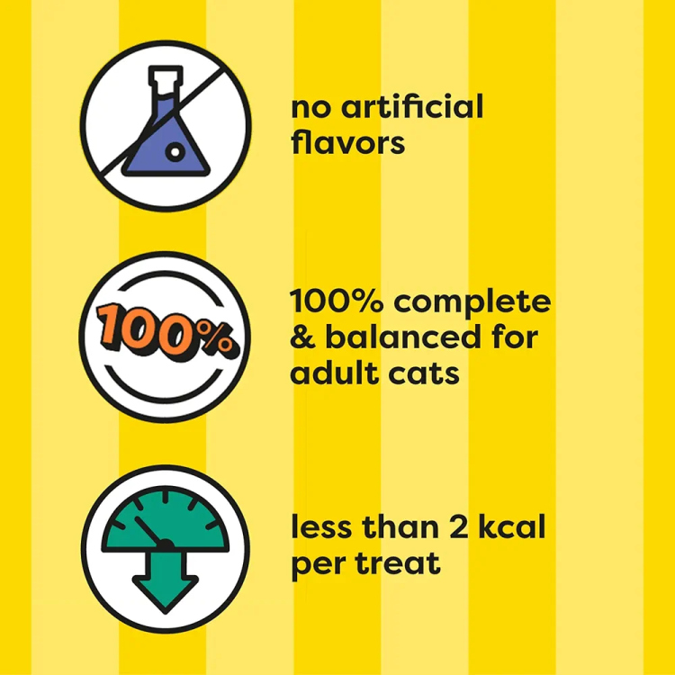 مكافآت القطط الكلاسيكية المقرمشة والناعمة من TEMPTATIONS بنكهة الدجاج اللذيذة